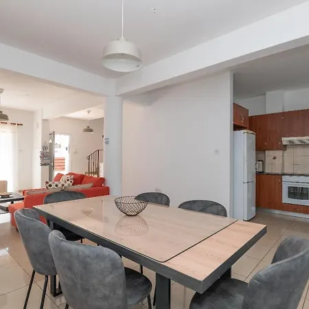 Βίλα Konnos Ekaterina *