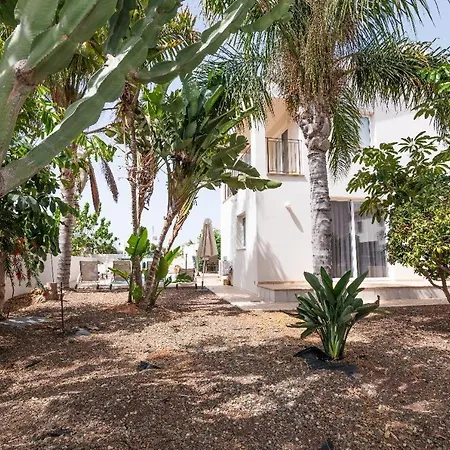 Konnos Ekaterina Πρωταράς