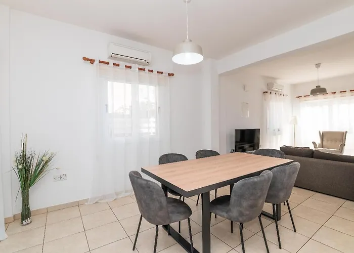 Konnos Ekaterina * Protaras