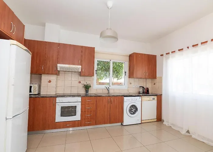 Konnos Ekaterina * Protaras