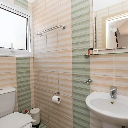 别墅 Konnos Ekaterina