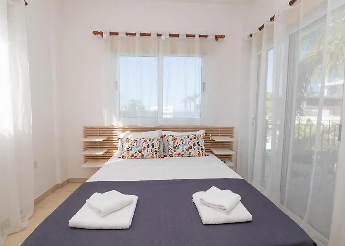 Konnos Ekaterina * Protaras